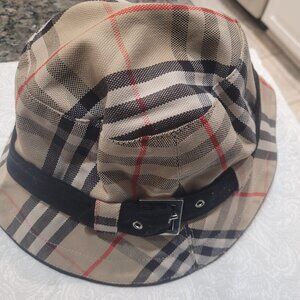 Burberry London Bucket Hat -M